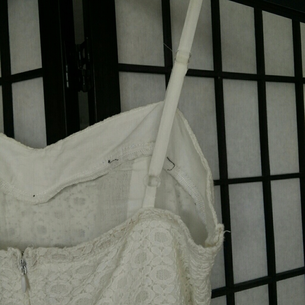 F21 White Crochet Dress with Skinny Belt - Picture 4 of 4